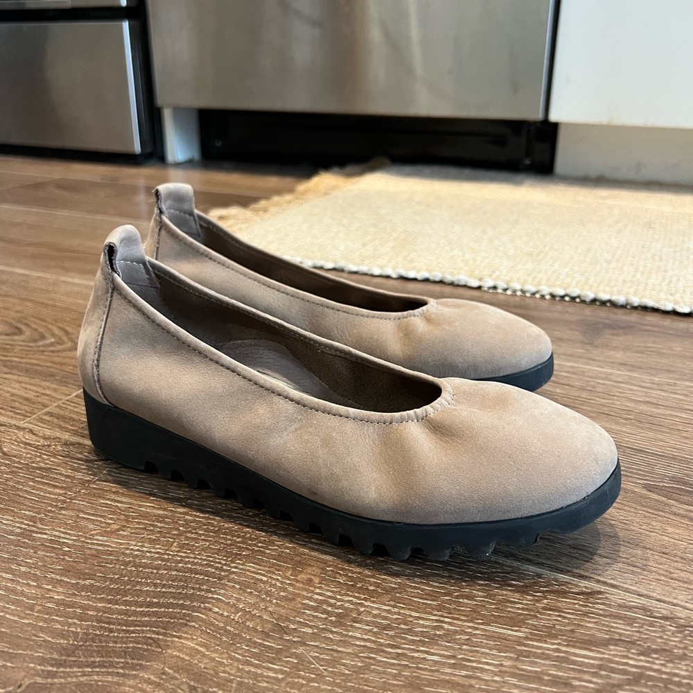 Aetrex Brianna Ballet Flat in taupe women’s size 7 (37 EU) comfort orthotic shoe